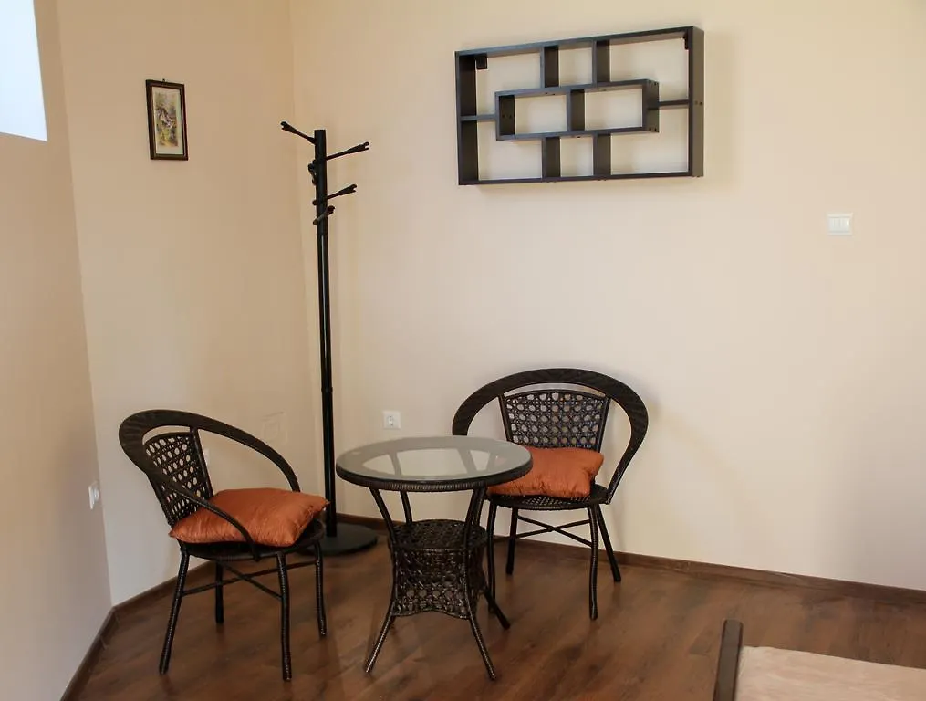 Diva Apartment Warna 0*,